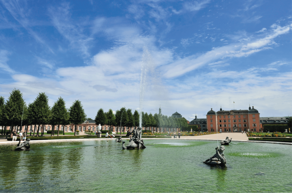 Schloss Schwetzingen als tussenstop in Duitsland onderweg naar Oostenrijk